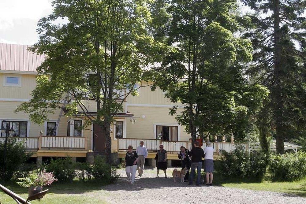 Tuhannen Tarinan Talo Kannuskoski Buitenkant foto